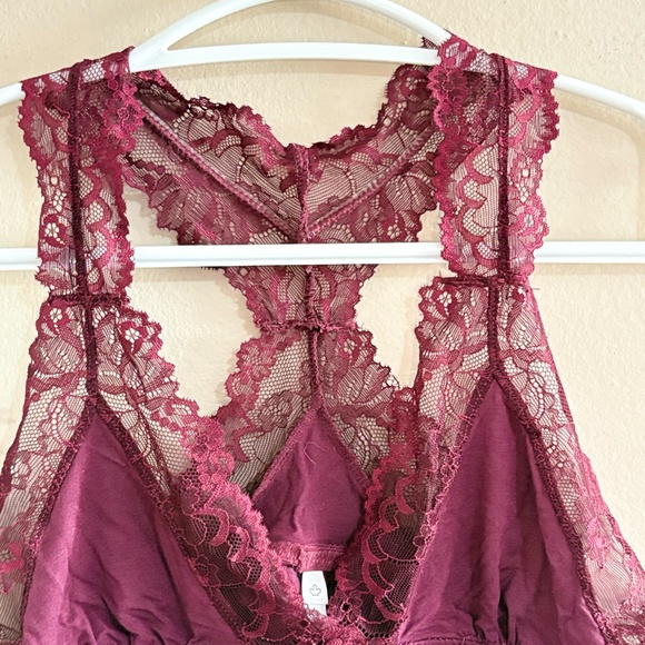 4/$10🎄Deep Red Lace Bralette with Plunging Neckline & Racer Back - Picture 5 of 12